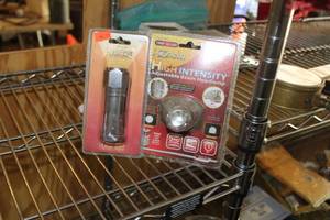 lot 692 image: Cree Q3 LED Head Lamp, LED Flashlight (in original packaging)