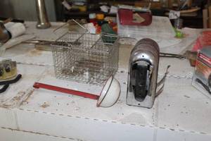 lot 714 image: Lot of (3) Kitchen Items - Ladel, Napkin Holder, Utensil Rack