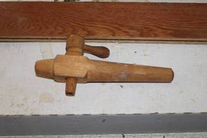 lot 726 image: Vintage Wooden Tap