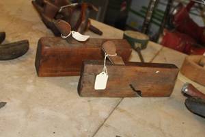 lot 737 image: Lot of (2) Vintage Hand Planer with Wood Box