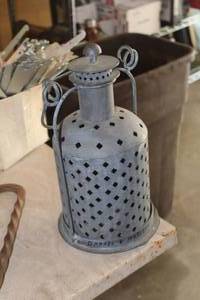 lot 746 image: Vintage Metal Hanging Lantern