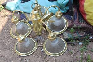 lot 785 image: 16 Chandelier 6-Light