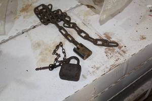 lot 759 image: Lot of (2) Vintage Locks