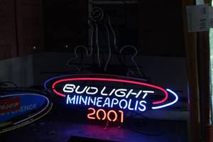 lot 479 image: Bud Light Minneapolis 2001 Neon Light