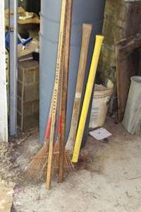 lot 817 image: Lot of (6) Yard Tools - Axes (x2), Wood Rakes (x2), Yard Stick (x2)