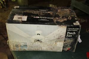 lot 821 image: Furio 28 3-speed IndoorOutdoor Ceiling Fan (new in box)