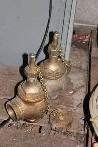 lot 830 image: Lot of (2) Vintage Solid Brass Shut-Off Valve Assemblies