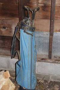 lot 834 image: Vintage Golf Club Set with (10) Golf Clubs