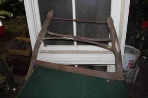 lot 859 image: Vintage Double Bow Wood Saw