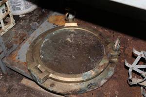 lot 861 image: Vintage 18 Brass Boat Window