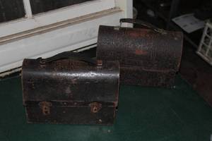 lot 863 image: Lot of (2) Vintage Metal Lunch Boxes