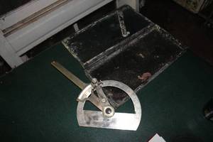 lot 865 image: Vintage U.S. Integrated T-Alteneder w Case