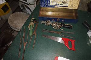 lot 892 image: Vintage handy andy Tool Box - Curling Irons