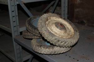 lot 917 image: Lot of (4) Wagon Wheels