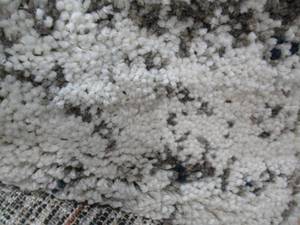 lot 26 image: Thomasville Hudson Lush Shag Rug