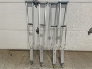 Crutches 2 pair adjustable