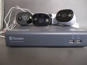 lot 10 image: Swann Surveillance DVR Box With 4 Cameras