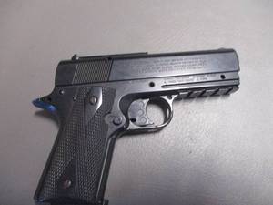 lot 14 image: Daisy BBPellet Airsoft Pistol