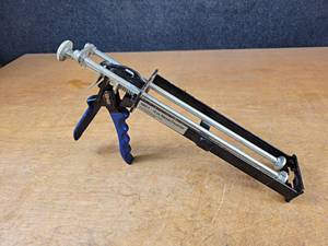 lot 2213 image: 3M Manual 2-Part Epoxy Dispenser - Part No. 6997-1