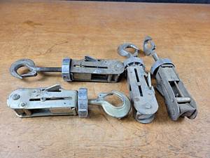 lot 2276 image: Lot of (4) Eastern Rotorcraft Aviation tiedown Hooks - Part No. 96603