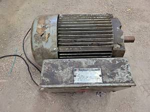 lot 2285 image: US Electrical Motors - 5HP 1PH 1715RPM 184T Frame - NO SHIPPING