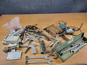lot 2290 image: Large Lot of Assorted Tools and Hardware