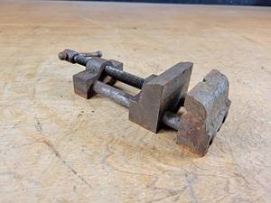 lot 2292 image: Machinist Vise - 2.5