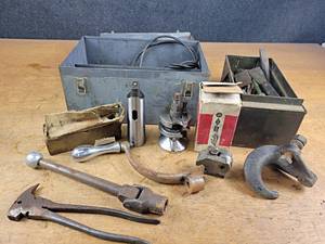lot 2339 image: Lisle Ridge Reamer, Handles, Tool Holder, Hook and More