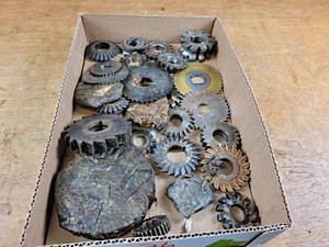 lot 2349 image: Lot of (26) Milling Cutters and Slitting Saw Blades - Sizes up to 5
