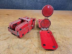 lot 2358 image: Vintage Set of Miro-Flare Model 18 Roadside Reflectors