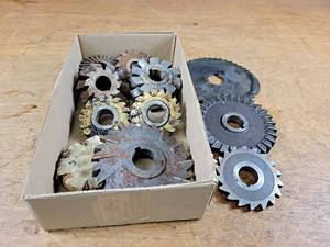 lot 2362 image: Lot of (12) Milling Cutters and Slitting Saw Blades - Sizes up to 6