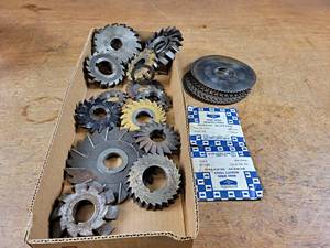 lot 2363 image: Lot of (27) Milling Cutters and Slitting Saw Blades - Sizes up to 5