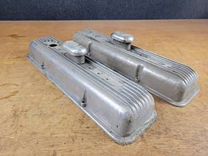 lot 2377 image: Pair of Vintage Corvette Aluminum Valve Covers - Lester 3767493