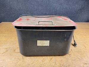 lot 2408 image: 13 Gallon Parts Washer - Untested - About 17 x 14 x 10 - NO SHIPPING