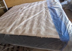 lot 86 image: Kirkland Signature by Stearns & Foster 14.5 Lakeridge Mattress, King