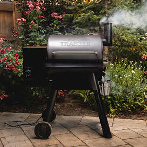 lot 7 image: Traeger Fremont Wood Pellet Grill