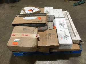 Pallet of Mixed Assorted Ceramic Flooring Customer Returns See Terms on Auction