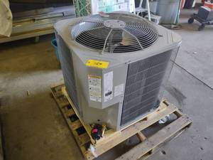 lot 124 image: Arcoaire Model R4A460GKB100 Compres...