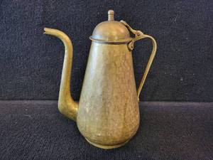 lot 44 image: Bronze Tea Kettle (VINTAGE)