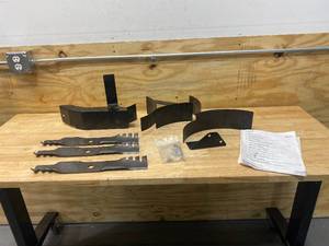 lot 82 image: BRIGGS & STRATTON 1696909 48 Mulch Kit