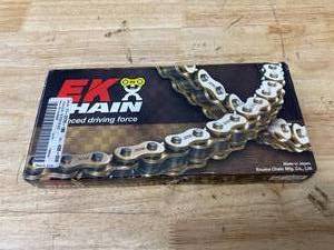 lot 111 image: EK CHAIN Natural 530 SRX2 100 Link Chain - 530SRX2-100