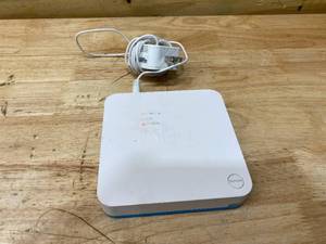 lot 119 image: AIRTV PLAYER (UIW4010ECH)