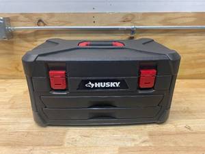 lot 64 image: HUSKY Tool Set