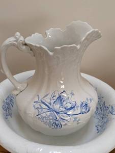 lot 13 image: Pair of Vintage Washbasin and Pitcher Sets