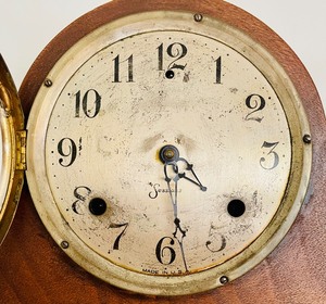 lot 96 image: Vintage Mantel Clock by Sessions with Key