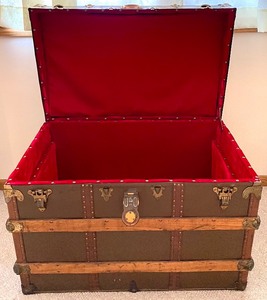 lot 99 image: Vintage Neverbreak Trunk by L. Goldsmith & Son