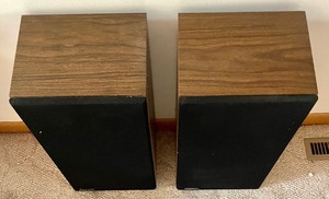 lot 116 image: Vintage Radian Research Speakers