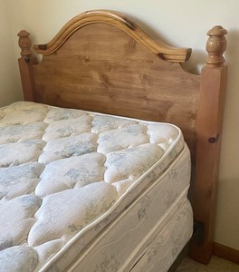 lot 132 image: Vintage Twin Bed Frame