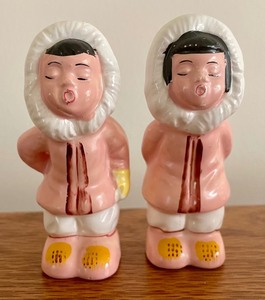 lot 147 image: Darling Vintage Salt and Pepper Shakers