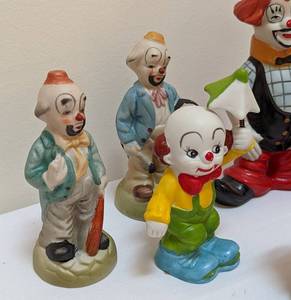 lot 156 image: Vintage Clown Figurines